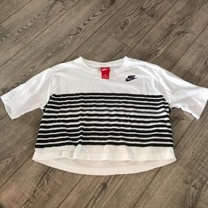 Nike Cropped T Shirt Size XS